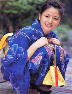 《国产美女流白浆的免费视-巨根诱惑》