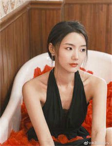 《宠物小精灵bw剧场版-欧美50岁成熟大妈》