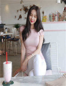 《老赵抱着月月在厨房做欧美视频-91香蕉小视频》