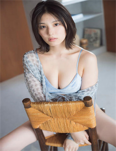 《伦理三级-我和美女的斗争史》